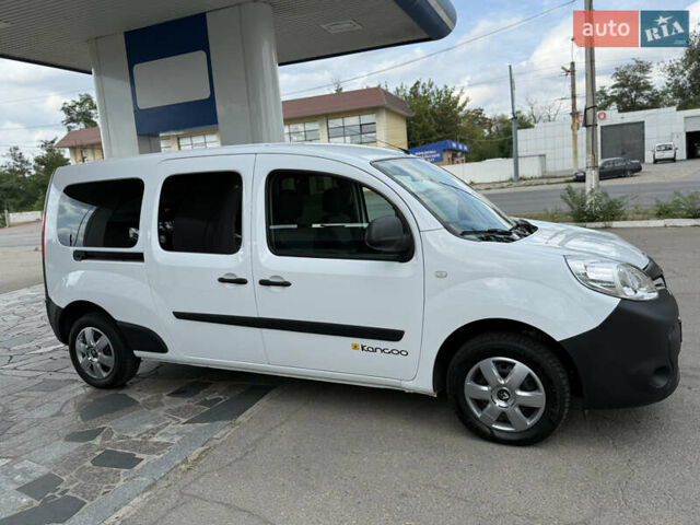 Белый Рено Кенгу, объемом двигателя 1.5 л и пробегом 117 тыс. км за 12999 $, фото 13 на Automoto.ua