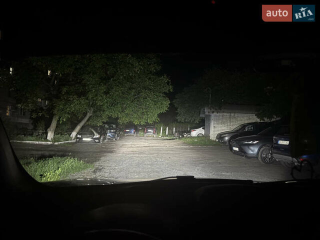 Белый Рено Кенгу, объемом двигателя 1.5 л и пробегом 270 тыс. км за 13500 $, фото 12 на Automoto.ua