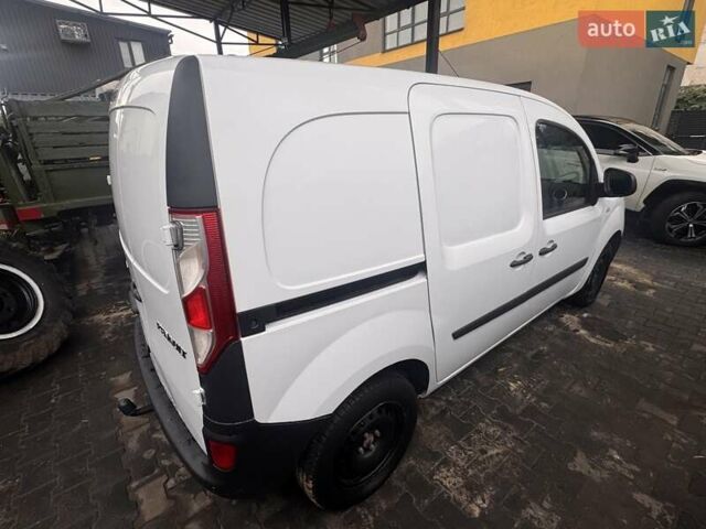 Белый Рено Кенгу, объемом двигателя 1.5 л и пробегом 161 тыс. км за 8200 $, фото 3 на Automoto.ua