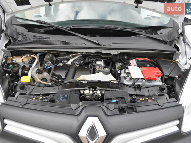 Рено Кенгу 2018 в Киеве на Automoto.ua Белый Рено Кенгу, объемом двигателя 1.5 л и пробегом 157 тыс. км за 15500 $, фото 75 на Automoto.ua