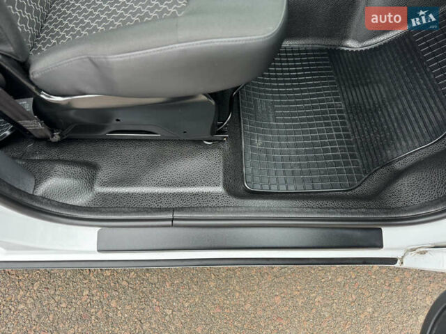 Белый Рено Кенгу, объемом двигателя 1.5 л и пробегом 71 тыс. км за 14700 $, фото 56 на Automoto.ua