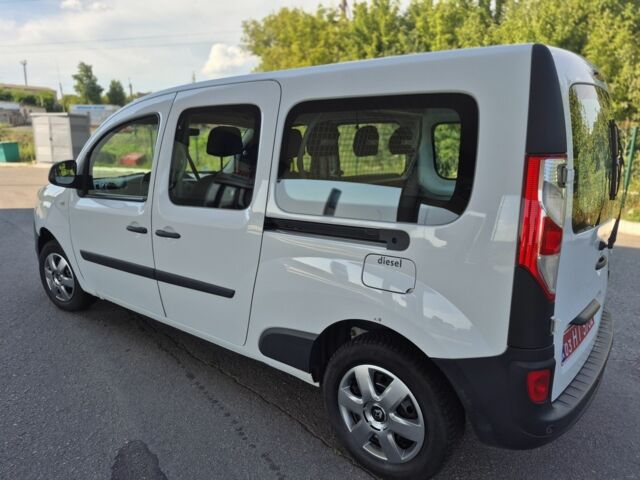 Белый Рено Кенгу, объемом двигателя 1.5 л и пробегом 162 тыс. км за 12570 $, фото 7 на Automoto.ua