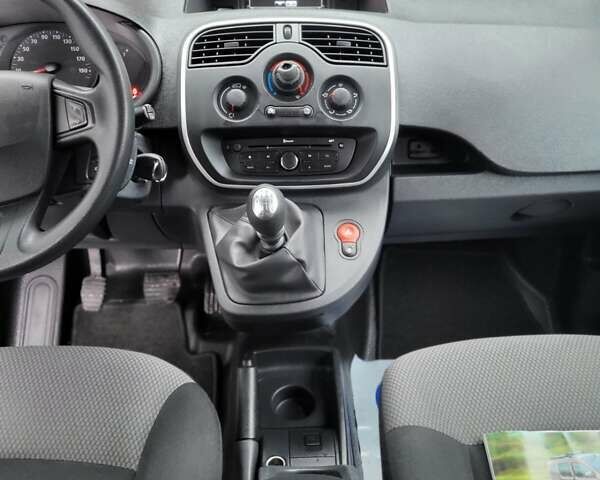 Белый Рено Кенгу, объемом двигателя 1.5 л и пробегом 200 тыс. км за 12900 $, фото 40 на Automoto.ua