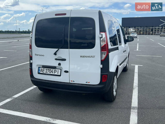 Белый Рено Кенгу, объемом двигателя 1.46 л и пробегом 140 тыс. км за 11799 $, фото 9 на Automoto.ua