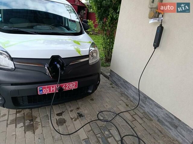 Білий Рено Кєнгу, об'ємом двигуна 0 л та пробігом 15 тис. км за 10200 $, фото 90 на Automoto.ua