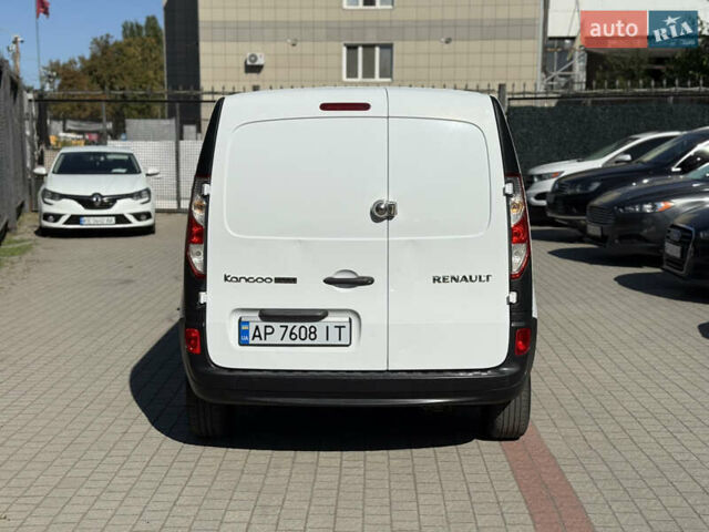 Белый Рено Кенгу, объемом двигателя 1.5 л и пробегом 250 тыс. км за 10700 $, фото 4 на Automoto.ua