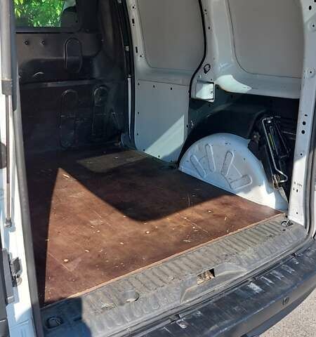 Белый Рено Кенгу, объемом двигателя 1.5 л и пробегом 253 тыс. км за 9400 $, фото 17 на Automoto.ua