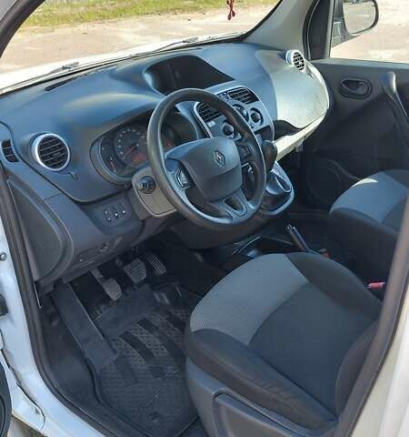 Белый Рено Кенгу, объемом двигателя 1.5 л и пробегом 253 тыс. км за 9400 $, фото 8 на Automoto.ua