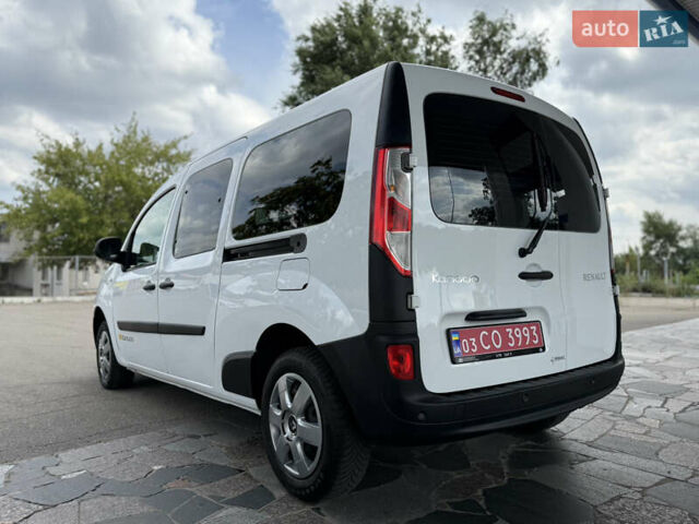 Белый Рено Кенгу, объемом двигателя 1.5 л и пробегом 117 тыс. км за 12999 $, фото 25 на Automoto.ua