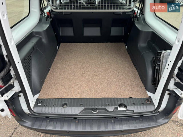 Белый Рено Кенгу, объемом двигателя 1.5 л и пробегом 71 тыс. км за 14700 $, фото 34 на Automoto.ua