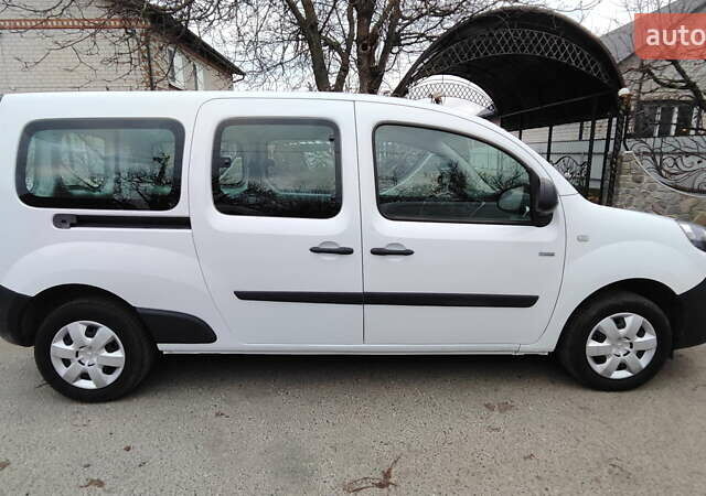 Білий Рено Кєнгу, об'ємом двигуна 0 л та пробігом 36 тис. км за 14200 $, фото 3 на Automoto.ua