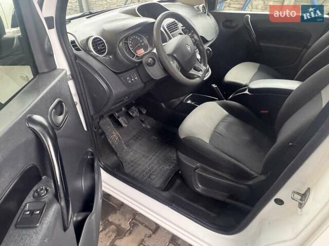 Белый Рено Кенгу, объемом двигателя 1.5 л и пробегом 161 тыс. км за 8200 $, фото 7 на Automoto.ua