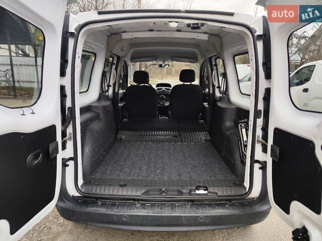 Білий Рено Кєнгу, об'ємом двигуна 0 л та пробігом 36 тис. км за 14200 $, фото 11 на Automoto.ua