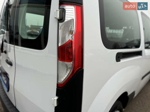 Белый Рено Кенгу, объемом двигателя 1.5 л и пробегом 71 тыс. км за 14700 $, фото 30 на Automoto.ua