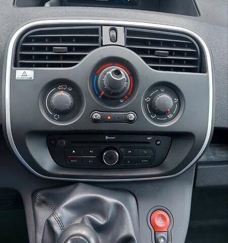 Белый Рено Кенгу, объемом двигателя 1.5 л и пробегом 253 тыс. км за 9400 $, фото 25 на Automoto.ua