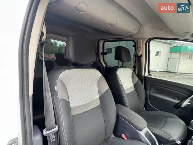 Белый Рено Кенгу, объемом двигателя 1.5 л и пробегом 172 тыс. км за 12999 $, фото 49 на Automoto.ua