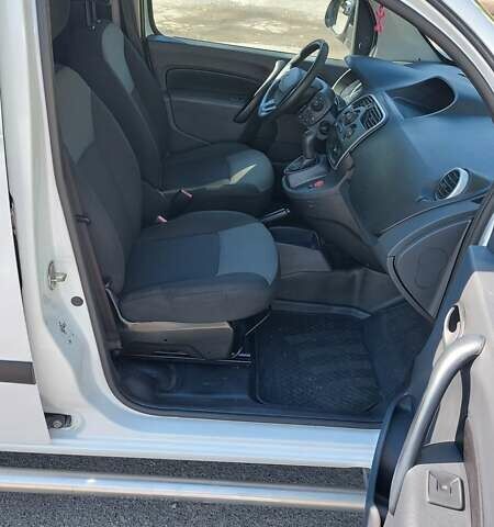 Белый Рено Кенгу, объемом двигателя 1.5 л и пробегом 253 тыс. км за 9400 $, фото 9 на Automoto.ua