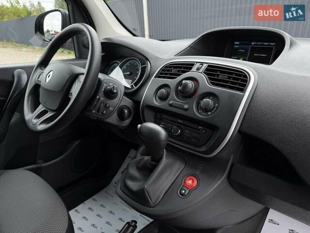 Білий Рено Кєнгу, об'ємом двигуна 0 л та пробігом 31 тис. км за 8799 $, фото 42 на Automoto.ua