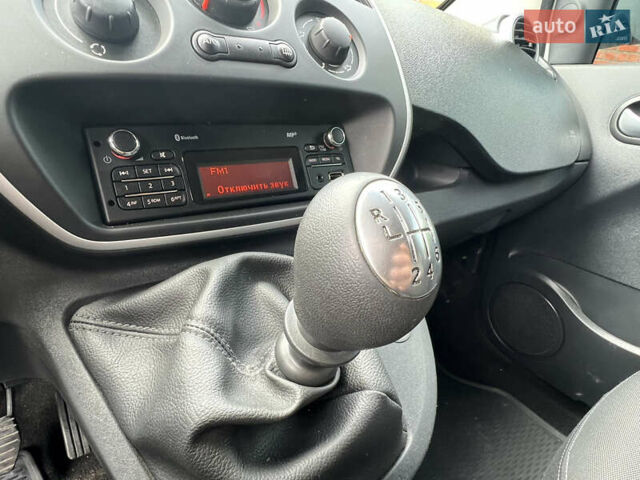 Білий Рено Кєнгу, об'ємом двигуна 1.5 л та пробігом 172 тис. км за 12999 $, фото 35 на Automoto.ua