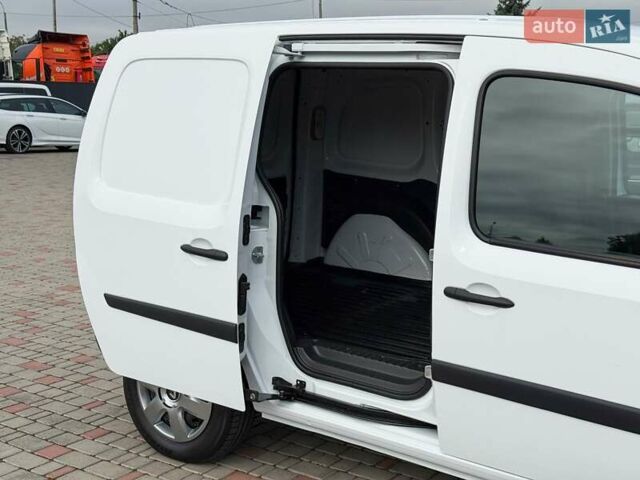 Білий Рено Кєнгу, об'ємом двигуна 0 л та пробігом 31 тис. км за 8799 $, фото 22 на Automoto.ua