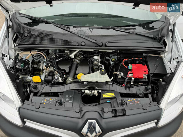 Белый Рено Кенгу, объемом двигателя 1.5 л и пробегом 71 тыс. км за 14700 $, фото 88 на Automoto.ua