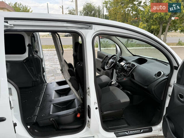 Белый Рено Кенгу, объемом двигателя 1.5 л и пробегом 117 тыс. км за 12999 $, фото 73 на Automoto.ua