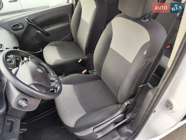 Білий Рено Кєнгу, об'ємом двигуна 0 л та пробігом 36 тис. км за 14200 $, фото 8 на Automoto.ua