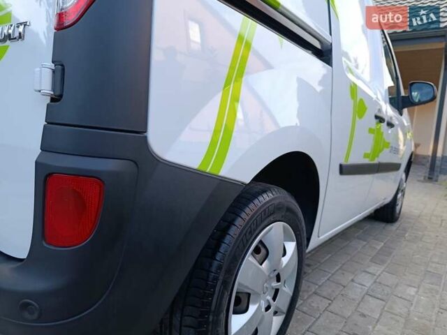 Білий Рено Кєнгу, об'ємом двигуна 0 л та пробігом 15 тис. км за 10200 $, фото 9 на Automoto.ua