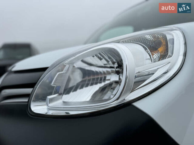 Белый Рено Кенгу, объемом двигателя 1.5 л и пробегом 71 тыс. км за 14700 $, фото 18 на Automoto.ua