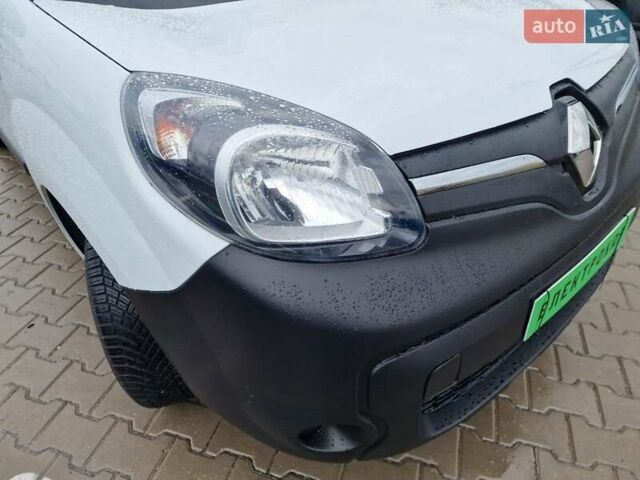 Белый Рено Кенгу, объемом двигателя 0 л и пробегом 105 тыс. км за 9100 $, фото 5 на Automoto.ua