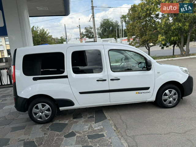 Белый Рено Кенгу, объемом двигателя 1.5 л и пробегом 117 тыс. км за 12999 $, фото 15 на Automoto.ua