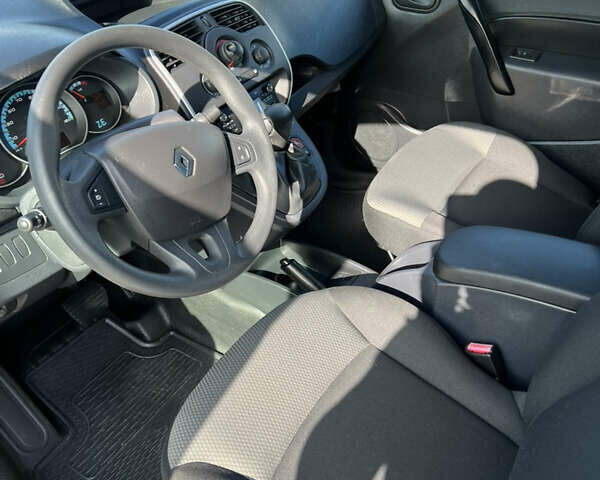 Белый Рено Кенгу, объемом двигателя 0 л и пробегом 18 тыс. км за 9700 $, фото 12 на Automoto.ua