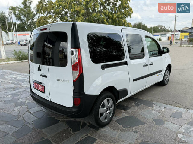 Белый Рено Кенгу, объемом двигателя 1.5 л и пробегом 117 тыс. км за 12999 $, фото 18 на Automoto.ua