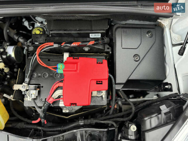 Белый Рено Кенгу, объемом двигателя 1.5 л и пробегом 71 тыс. км за 14700 $, фото 93 на Automoto.ua