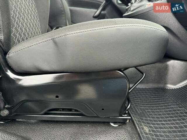 Белый Рено Кенгу, объемом двигателя 1.5 л и пробегом 71 тыс. км за 14700 $, фото 70 на Automoto.ua