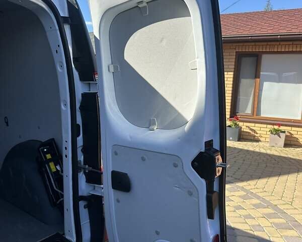 Білий Рено Кєнгу, об'ємом двигуна 0 л та пробігом 29 тис. км за 12300 $, фото 29 на Automoto.ua