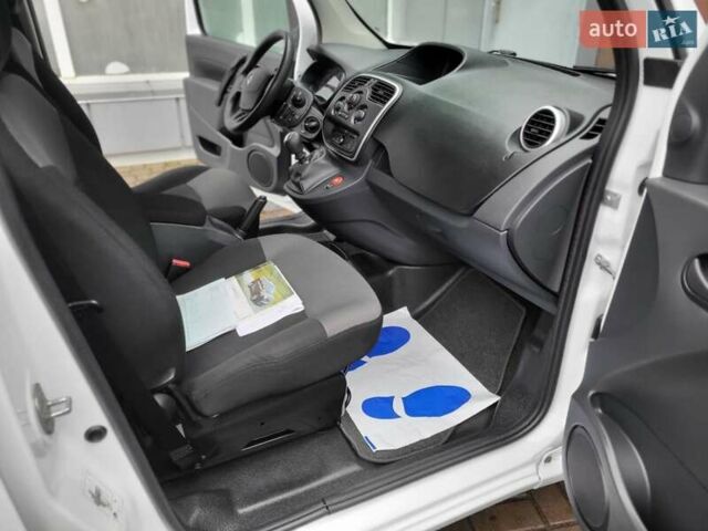 Белый Рено Кенгу, объемом двигателя 1.5 л и пробегом 200 тыс. км за 12900 $, фото 24 на Automoto.ua