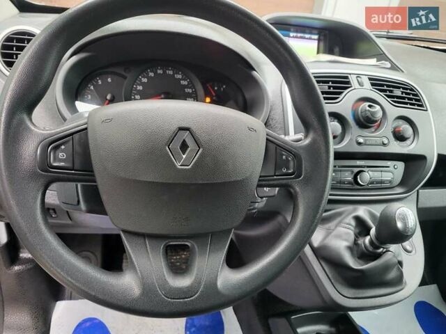 Белый Рено Кенгу, объемом двигателя 1.5 л и пробегом 200 тыс. км за 12900 $, фото 52 на Automoto.ua