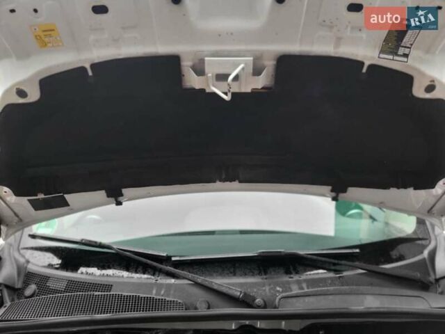 Белый Рено Кенгу, объемом двигателя 1.5 л и пробегом 200 тыс. км за 12900 $, фото 50 на Automoto.ua