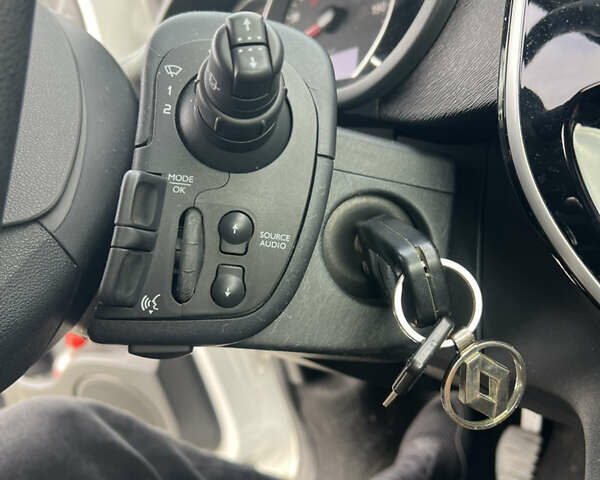 Рено Кенгу 2018 в Львове на Automoto.ua Белый Рено Кенгу, объемом двигателя 1.5 л и пробегом 200 тыс. км за 12300 $, фото 31 на Automoto.ua