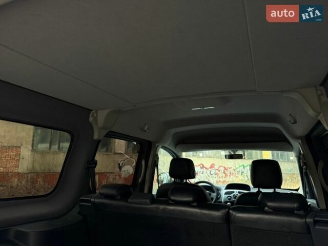 Білий Рено Кєнгу, об'ємом двигуна 1.5 л та пробігом 106 тис. км за 13900 $, фото 34 на Automoto.ua