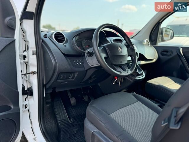 Белый Рено Кенгу, объемом двигателя 1.5 л и пробегом 93 тыс. км за 14800 $, фото 71 на Automoto.ua
