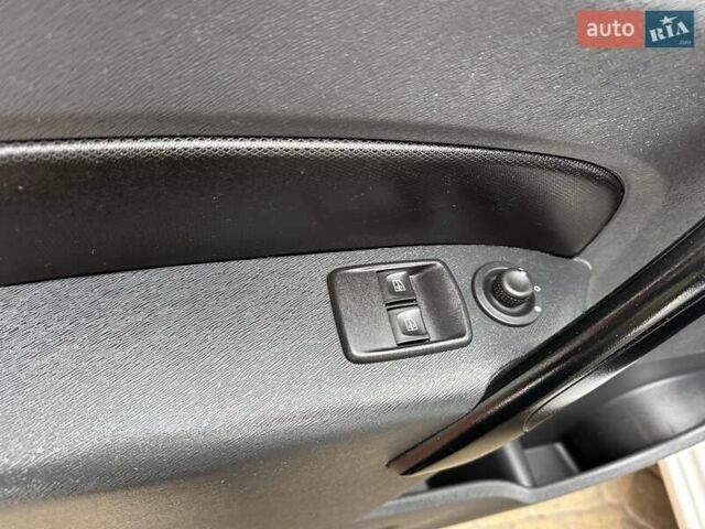 Белый Рено Кенгу, объемом двигателя 0 л и пробегом 14 тыс. км за 14700 $, фото 27 на Automoto.ua