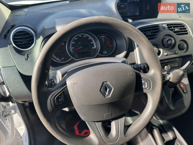 Рено Кенгу 2018 в Тернополе на Automoto.ua Белый Рено Кенгу, объемом двигателя 0 л и пробегом 202 тыс. км за 8800 $, фото 11 на Automoto.ua