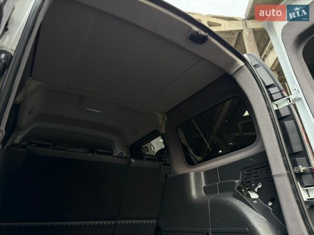 Білий Рено Кєнгу, об'ємом двигуна 1.5 л та пробігом 106 тис. км за 13900 $, фото 33 на Automoto.ua