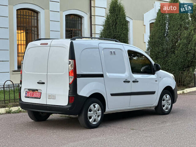 Белый Рено Кенгу, объемом двигателя 0 л и пробегом 32 тыс. км за 9300 $, фото 3 на Automoto.ua
