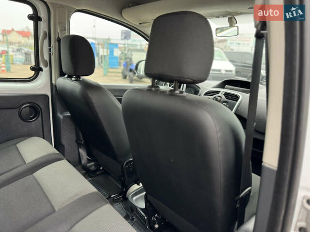 Белый Рено Кенгу, объемом двигателя 1.5 л и пробегом 71 тыс. км за 14700 $, фото 48 на Automoto.ua