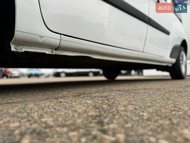 Белый Рено Кенгу, объемом двигателя 1.5 л и пробегом 71 тыс. км за 14700 $, фото 17 на Automoto.ua