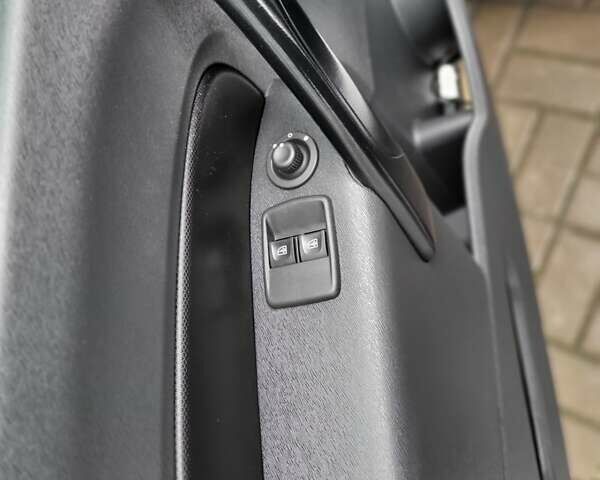 Белый Рено Кенгу, объемом двигателя 1.5 л и пробегом 200 тыс. км за 12900 $, фото 41 на Automoto.ua