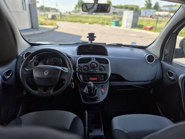 Белый Рено Кенгу, объемом двигателя 1.5 л и пробегом 162 тыс. км за 12570 $, фото 11 на Automoto.ua